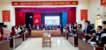 Trường Trung cấp Kỹ thuật - Nghiệp vụ Hải Phòng đã tổ chức buổi gặp mặt đầu xuân Giáp Thìn 2024